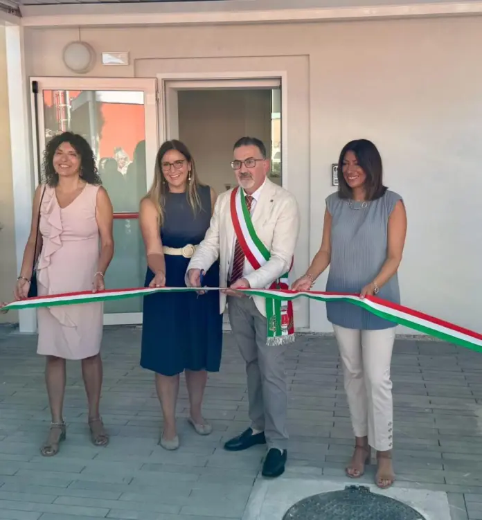 Taglio del nastro da sx Londrillo, Conti, Scogli, Allegni