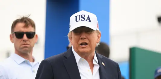 Trump ammonisce Zelensky: “La smetta di colpire le raffinerie russe”. Raid di Mosca in Ucraina al confine con la Polonia