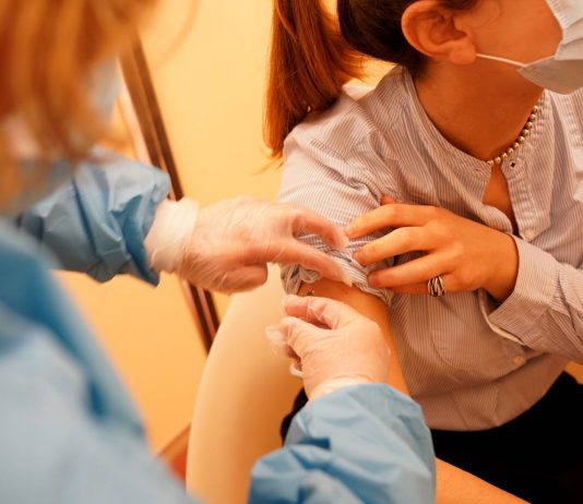 Campagna antinfluenzale, 9 i vaccini autorizzati per la stagione 2026-2027