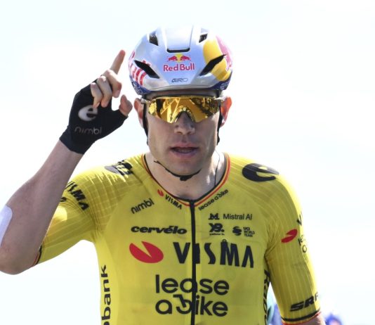 Van Aert vince la 15esima tappa della Vuelta, Mas sempre in rosso