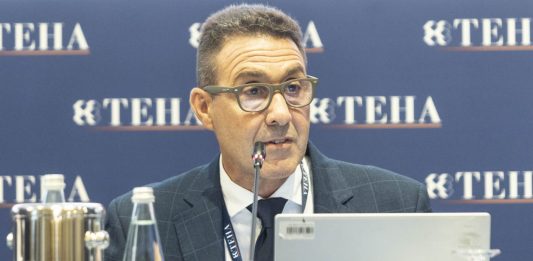 Vannacci a Cernobbio: “Vogliamo un’Europa diversa”. La risposta di Monti: “Combatterò fino all’ultimo la sua retorica fascista”