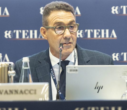 Vannacci a Cernobbio: “Vogliamo un’Europa diversa” / Video. La risposta di Monti: “Combatterò fino all’ultimo la sua retorica fascista”