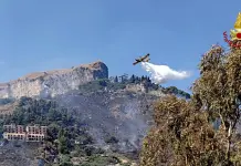 Giornata di superlavoro nel Messinese sul fronte incendi, impegnati Canadair ed elicotteri