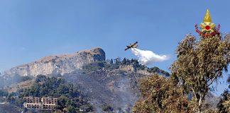 Giornata di superlavoro nel Messinese sul fronte incendi, impegnati Canadair ed elicotteri