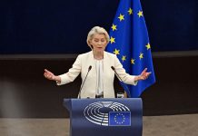 Von der Leyen, il discorso sullo Stato dell’Unione: “La democrazia è minacciata anche dall’interno” / Video