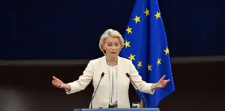 Von der Leyen, il discorso sullo Stato dell’Unione: “La democrazia è minacciata anche dall’interno” / Video
