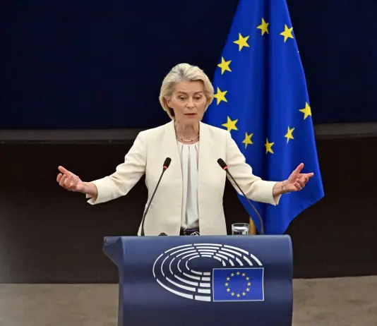 Von der Leyen, il discorso sullo Stato dell’Unione: “La democrazia è minacciata anche dall’interno” / Video
