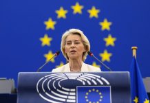 Von der Leyen, il discorso sullo Stato dell’Unione: “La democrazia è minacciata anche dall’interno”