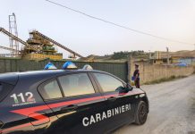Catanzaro, reflui industriali nel torrente e acque torbide in mare: denunciata una donna di 48 anni