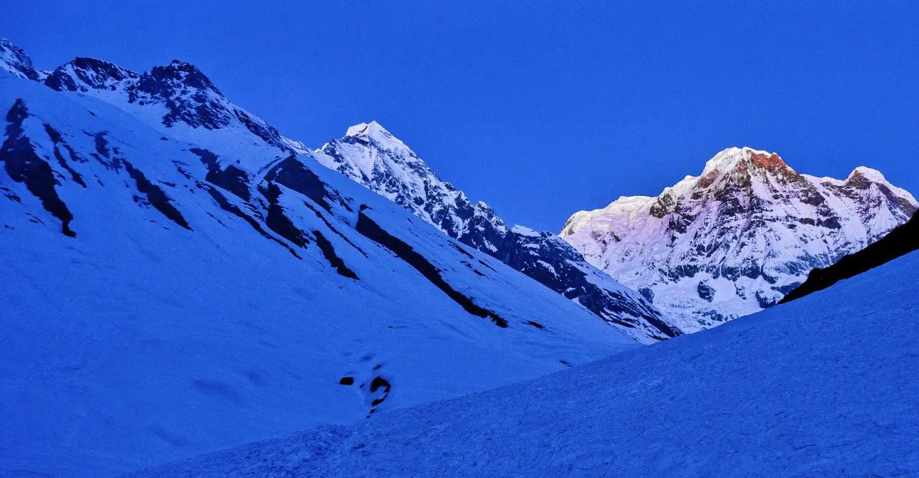 Immagini satellitari dell'Himalaya mostrano l'impatto di un disastro naturale e la necessità di osservazione continua