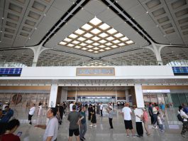 Cina: circa 954 mln di viaggi ferroviari di passeggeri durante picco estivo