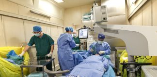 Cina: interventi gratuiti alla cataratta a bordo di un “ospedale su rotaia” (1)