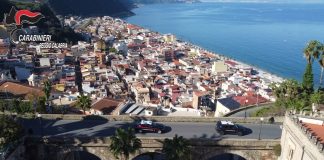 Bagnara Calabra, spari ad un 17enne dopo una rissa: arrestati due coetanei / Video