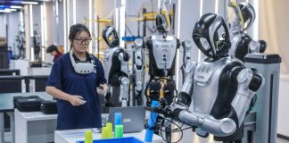 Cina: a Cixi è attivo un centro di addestramento per robot umanoidi (2)