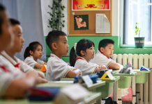 Cina: cala il tasso di miopia tra gli studenti