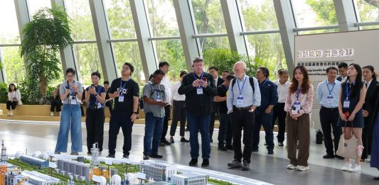 Cina: ospiti del Forum Asia-Pacifico visitano Mingyang nel Guangdong (2)