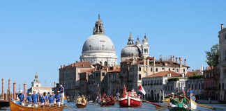 A Venezia la Regata Storica sul Canal Grande (2)