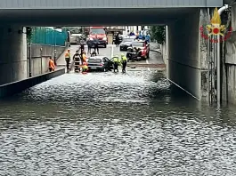 Maltempo al Centro-Nord, donna muore annegata in un sottopasso allagato in provincia di Udine. 200 interventi dei Vigili del Fuoco in Toscana