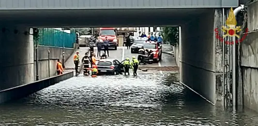 Maltempo al Centro-Nord, donna muore annegata in un sottopasso allagato in provincia di Udine. 200 interventi dei Vigili del Fuoco in Toscana