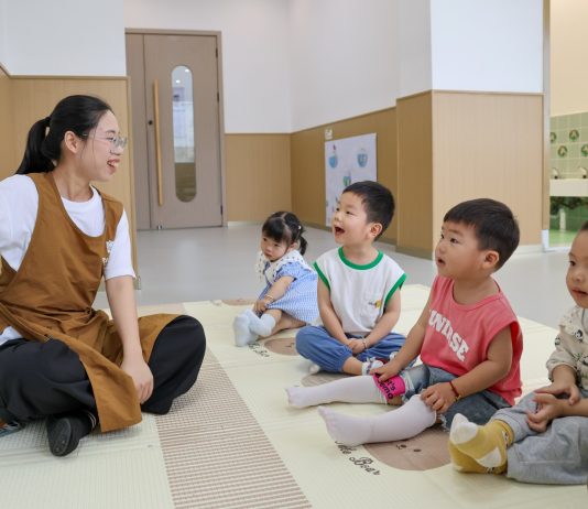 Cina: più sostegno alla natalità con miglioramento servizi per l’infanzia