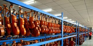 Cina: nello Henan cresce l’industria della liuteria (1)