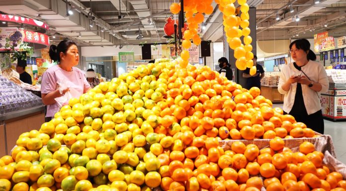 Cina: vendite al dettaglio di beni e servizi +2,5% nei primi otto mesi dell’anno