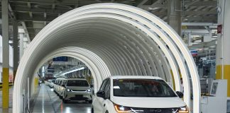 Cina: Jiangxi, produzione automatizzata nello stabilimento BYD di Fuzhou (3)