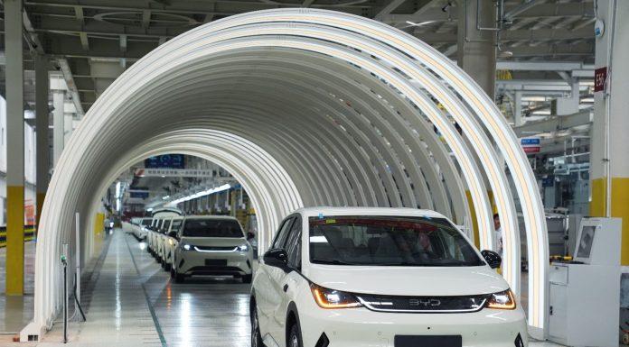 Cina: Jiangxi, produzione automatizzata nello stabilimento BYD di Fuzhou (3)
