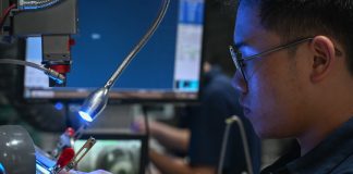 Cina: settore dell’occhialeria di Fengjie crea oltre 3.500 posti di lavoro (2)