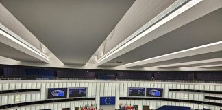 Il Parlamento Ue adotta proposte su ambiente online sicuro per i minori