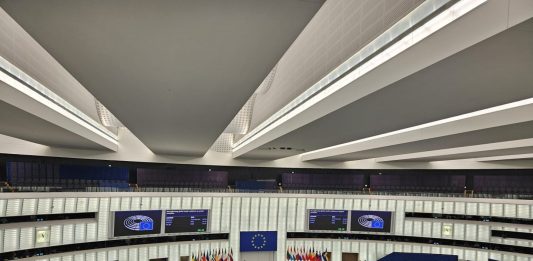 Il Parlamento Ue adotta proposte su ambiente online sicuro per i minori