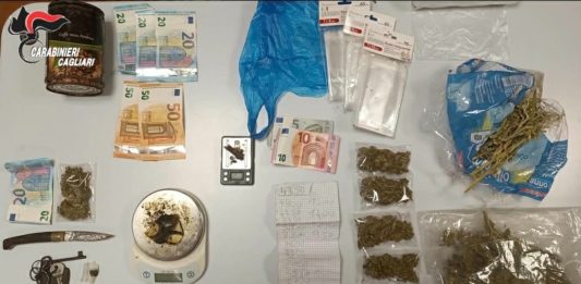 Trovato in casa con hashish e marijuana, arrestato un 47enne nel Cagliaritano