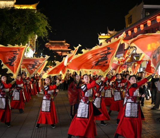 Cina: Hubei, Xiangyang valorizza turismo notturno e tradizione (3)