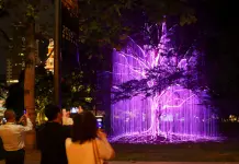 Cina: lo spettacolo di luci apre il festival Shining Shanghai (2)