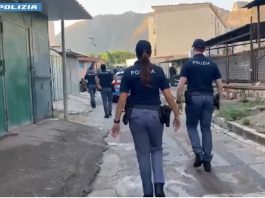 Palermo, blitz a Falsomiele dopo una sassaiola contro la Polizia: impegnati 200 agenti