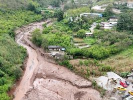 Cina: colata di fango nel Sichuan, due morti e tre dispersi (1)