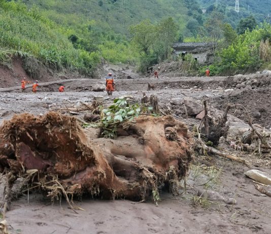 Cina: colata di fango nel Sichuan, due morti e tre dispersi (3)