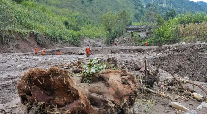 Cina: colata di fango nel Sichuan, due morti e tre dispersi (3)