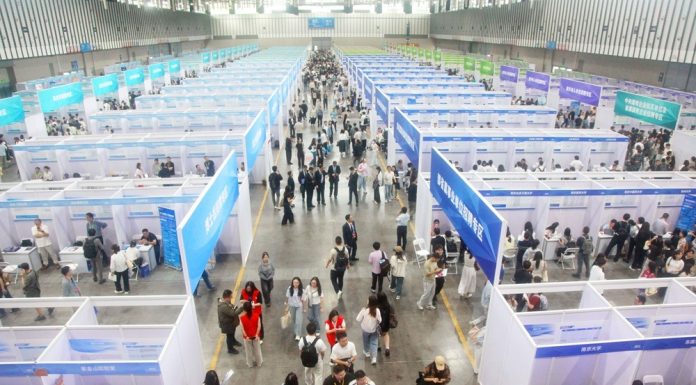 Cina: a Nanchino oltre 100.000 opportunità alla fiera del lavoro (3)