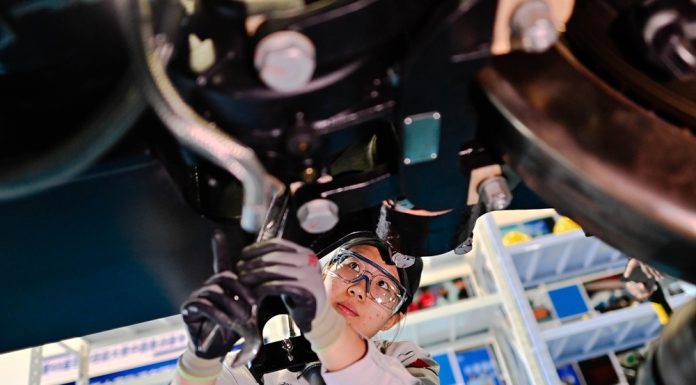 Cina: WorldSkills, He Xiaoman unica donna nella gara di tecnologia ferroviaria (1)