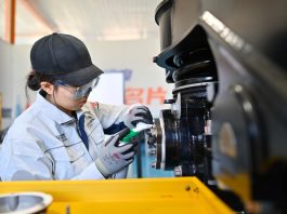 Cina: WorldSkills, He Xiaoman unica donna nella gara di tecnologia ferroviaria (3)