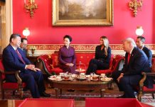 Cina-USA: Xi, Trump e le due first lady si incontrano per chiacchierata davanti a una tazza di tè (3)
