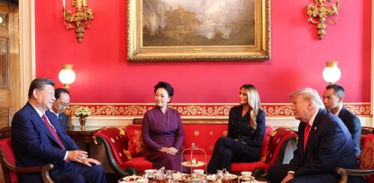 Cina-USA: Xi, Trump e le due first lady si incontrano per chiacchierata davanti a una tazza di tè (3)