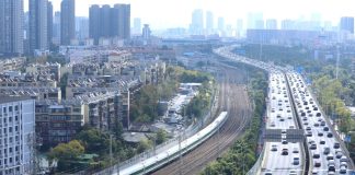 Cina: traffico e stazioni affollate per la Festa di metà autunno (1)