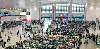 Cina: traffico e stazioni affollate per la Festa di metà autunno (2)