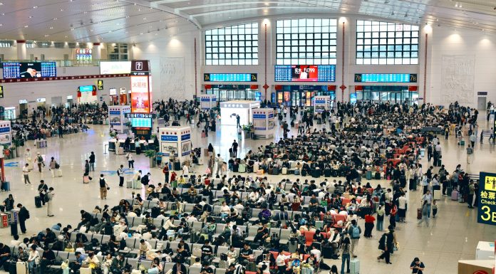 Cina: traffico e stazioni affollate per la Festa di metà autunno (2)