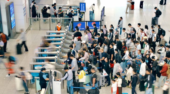 Cina: traffico e stazioni affollate per la Festa di metà autunno (3)