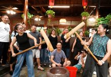 Cina: lanterne e dolci tradizionali per la Festa di metà autunno (1)
