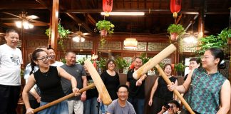 Cina: lanterne e dolci tradizionali per la Festa di metà autunno (1)