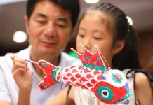 Cina: lanterne e dolci tradizionali per la Festa di metà autunno (2)